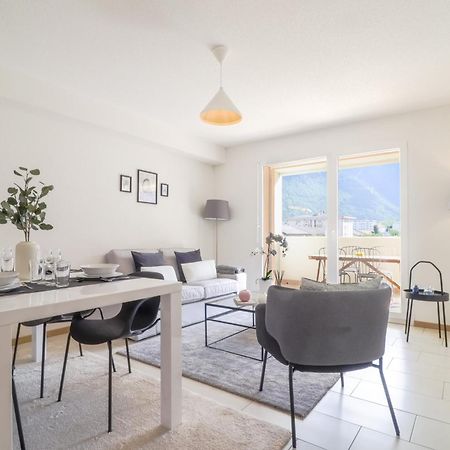 Modern Apartment Close To Martigny Train Station Eksteriør billede