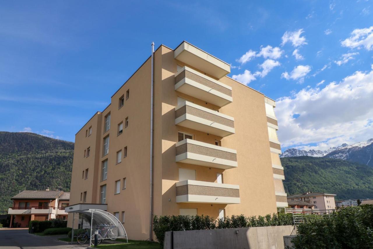 Modern Apartment Close To Martigny Train Station Eksteriør billede