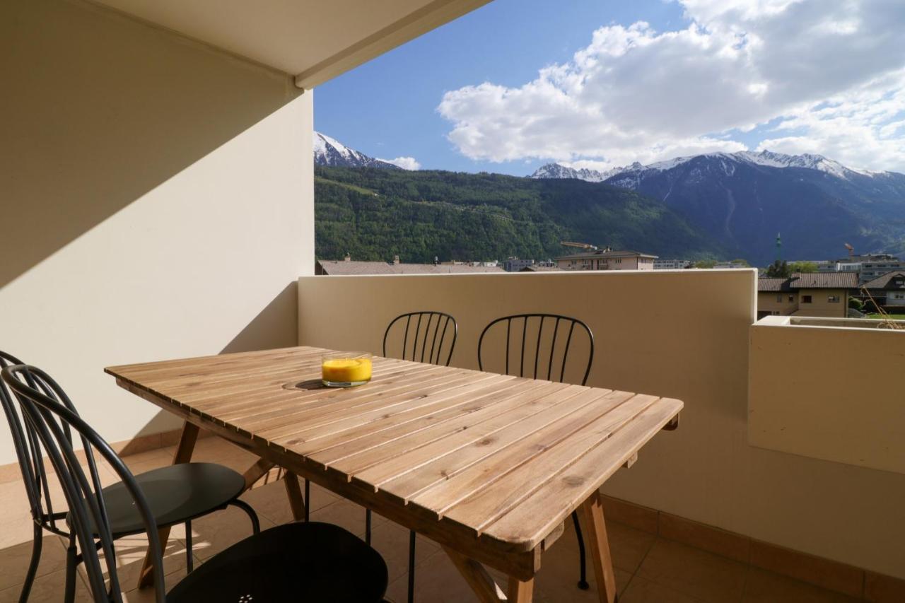 Modern Apartment Close To Martigny Train Station Eksteriør billede