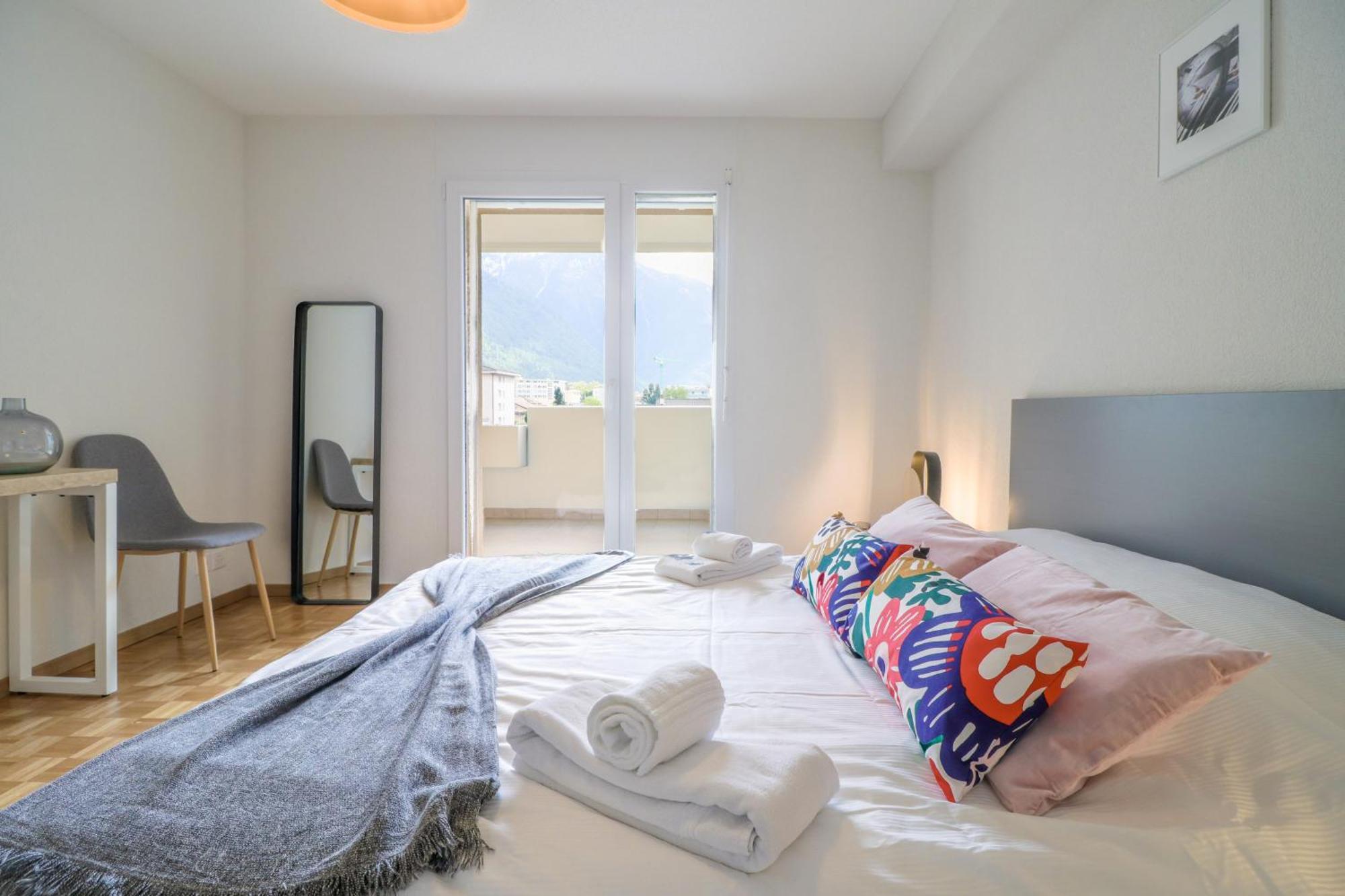 Modern Apartment Close To Martigny Train Station Eksteriør billede