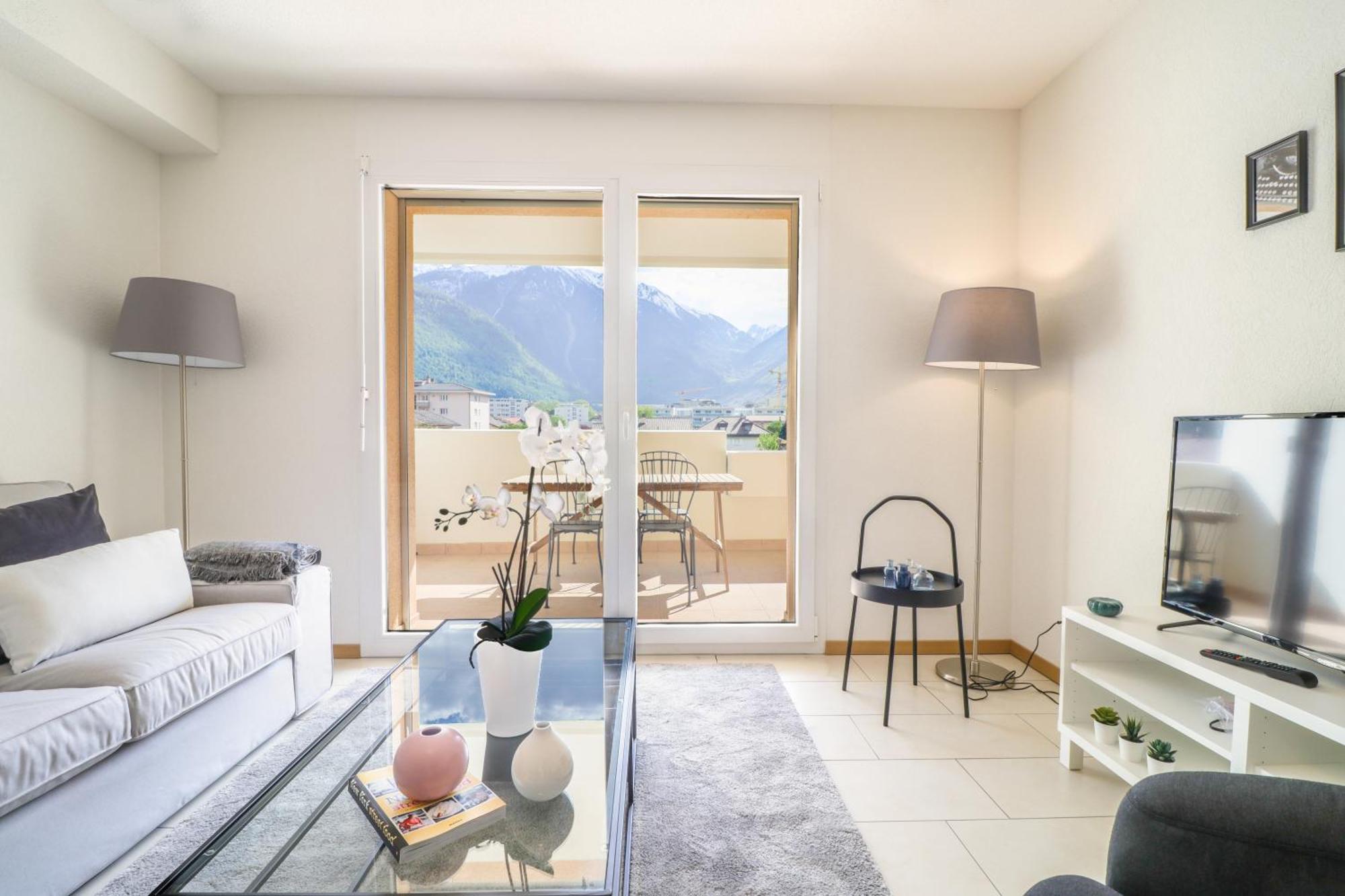 Modern Apartment Close To Martigny Train Station Eksteriør billede