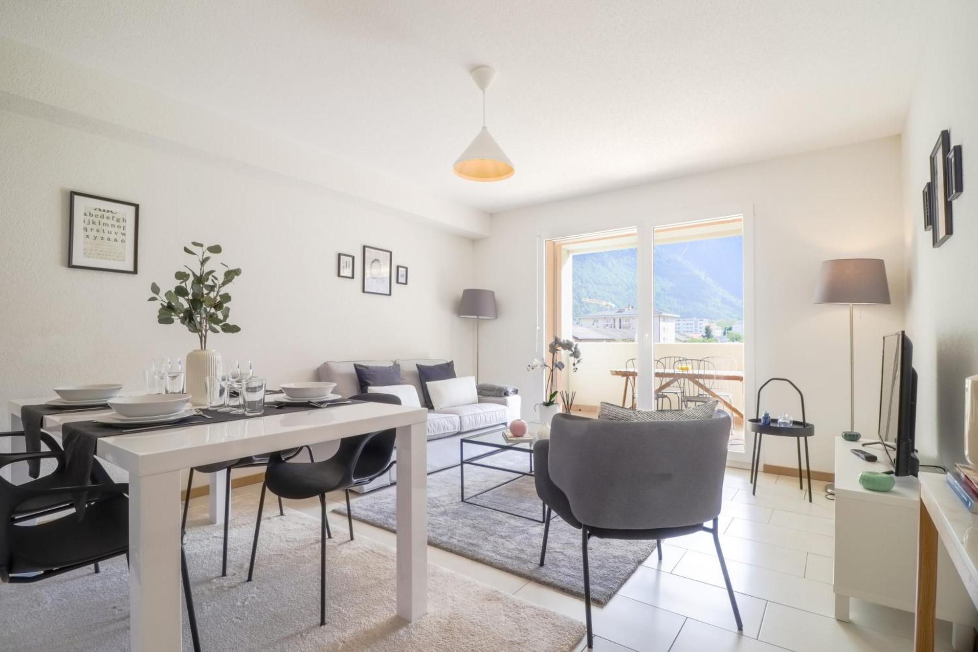 Modern Apartment Close To Martigny Train Station Eksteriør billede